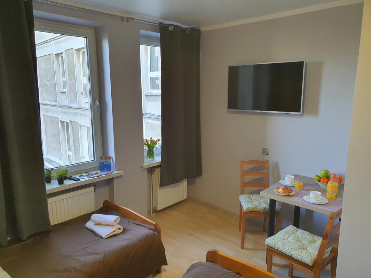Jasna Hostelik Self Check-In Warszawa Exteriör bild